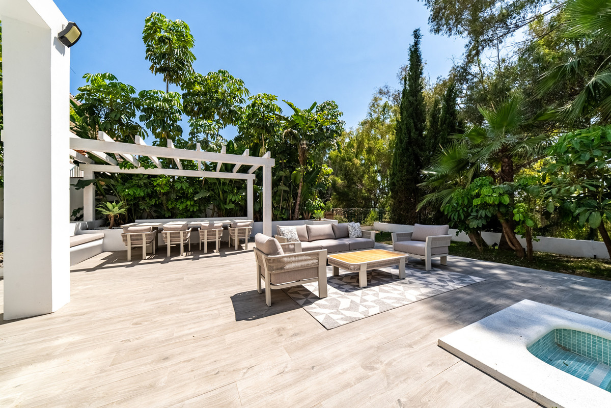 4 Bed Townhouse for sale in Las Brisas Costa Del Sol, Málaga, Spain
