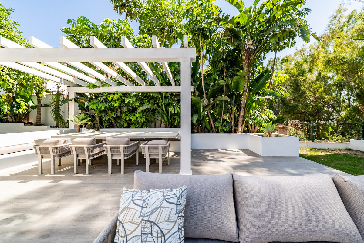 4 Bed Townhouse for sale in Las Brisas Costa Del Sol, Málaga, Spain