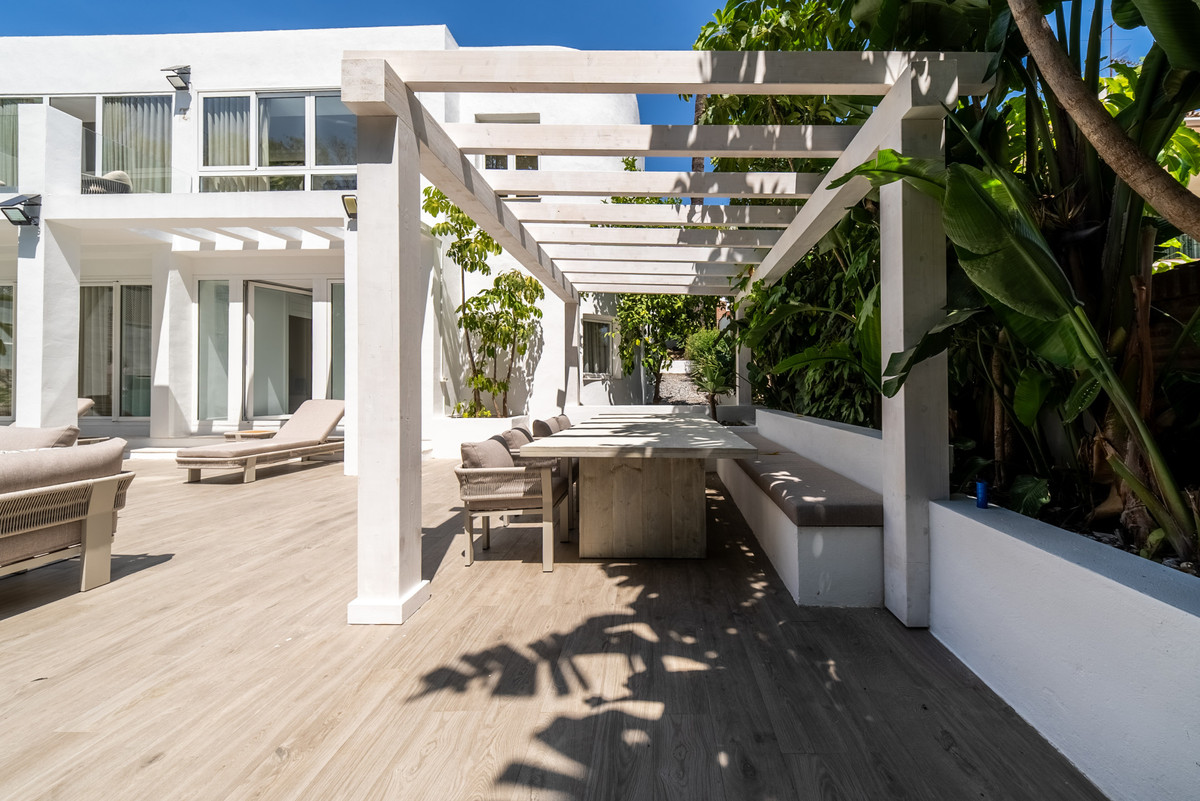 4 Bed Townhouse for sale in Las Brisas Costa Del Sol, Málaga, Spain