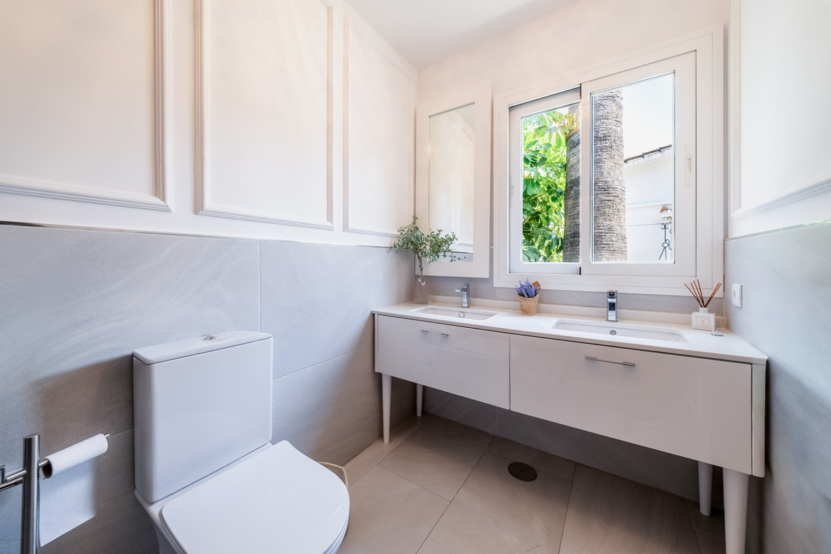 4 Bed Townhouse for sale in Las Brisas Costa Del Sol, Málaga, Spain