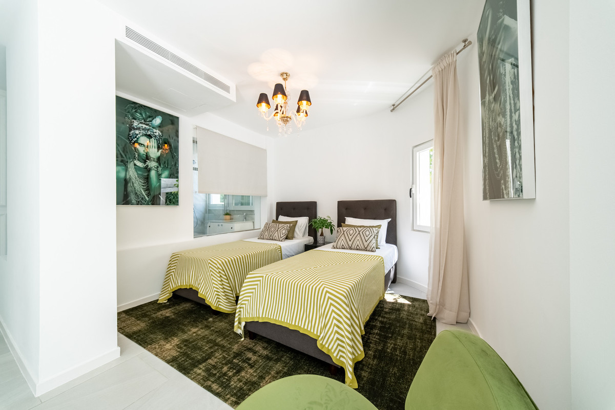 4 Bed Townhouse for sale in Las Brisas Costa Del Sol, Málaga, Spain
