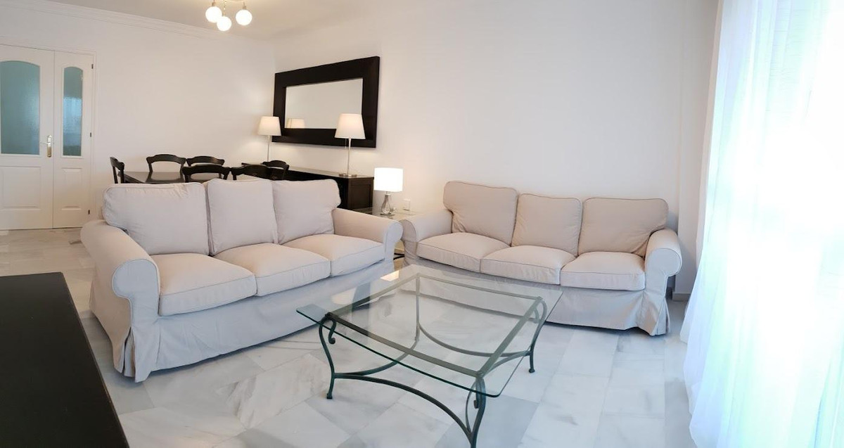 Se vende Apartamento Planta Media de 3 dormitorios en Costa Del Sol, Málaga, España