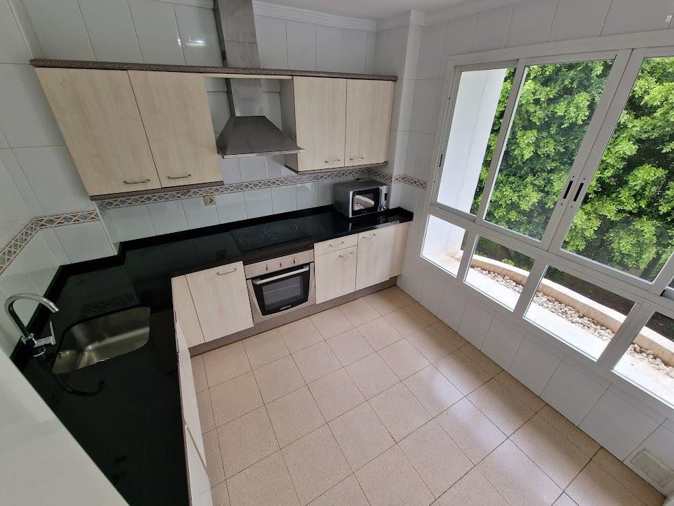 Se vende Apartamento Planta Media de 3 dormitorios en Costa Del Sol, Málaga, España