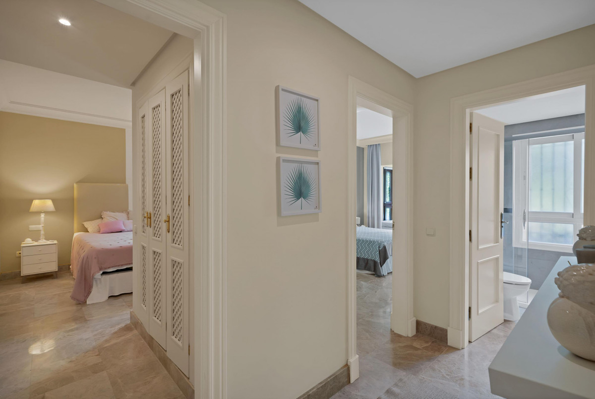 3 Bed Apartment for sale in Marbella Costa Del Sol, Málaga, Spain