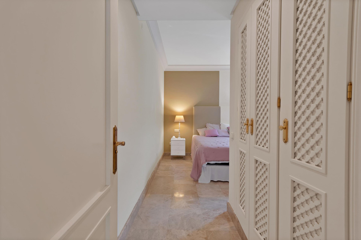 3 Bed Apartment for sale in Marbella Costa Del Sol, Málaga, Spain