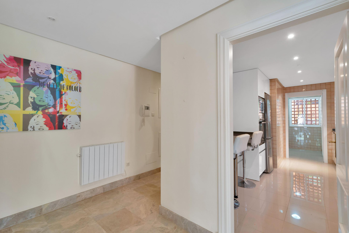 3 Bed Apartment for sale in Marbella Costa Del Sol, Málaga, Spain