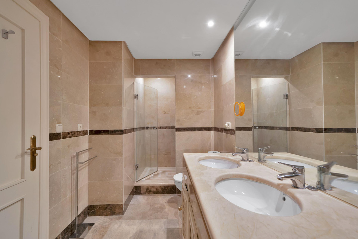 3 Bed Apartment for sale in Marbella Costa Del Sol, Málaga, Spain
