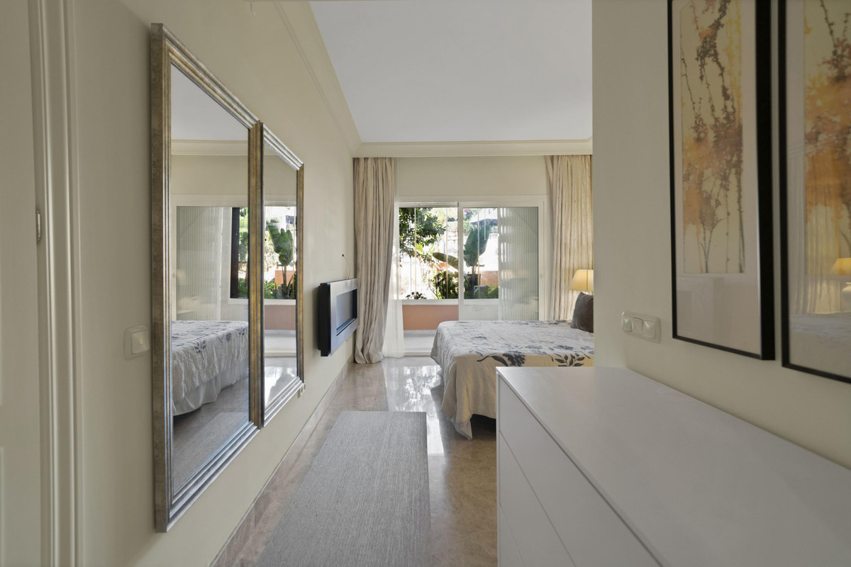 3 Bed Apartment for sale in Marbella Costa Del Sol, Málaga, Spain