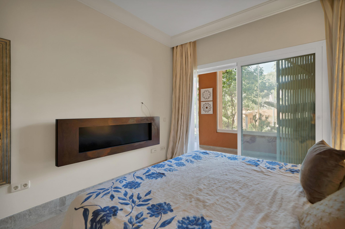 3 Bed Apartment for sale in Marbella Costa Del Sol, Málaga, Spain