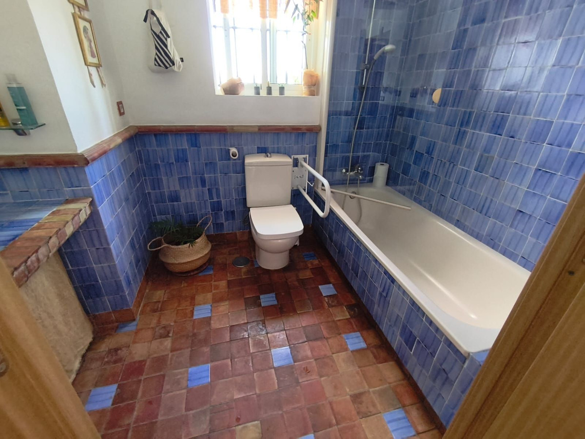 Se vende Villa - Chalet de 3 dormitorios en Costa Del Sol, Málaga, España