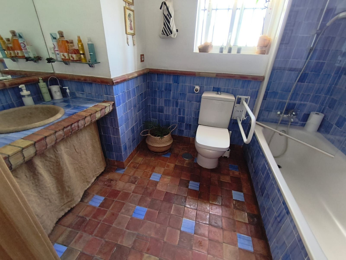 Se vende Villa - Chalet de 3 dormitorios en Costa Del Sol, Málaga, España