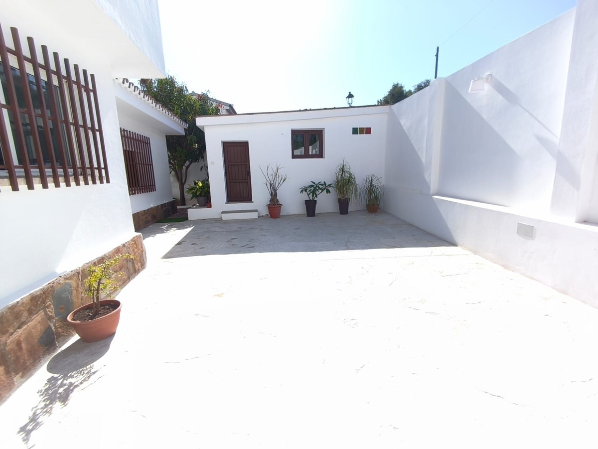 Se vende Villa - Chalet de 3 dormitorios en Costa Del Sol, Málaga, España