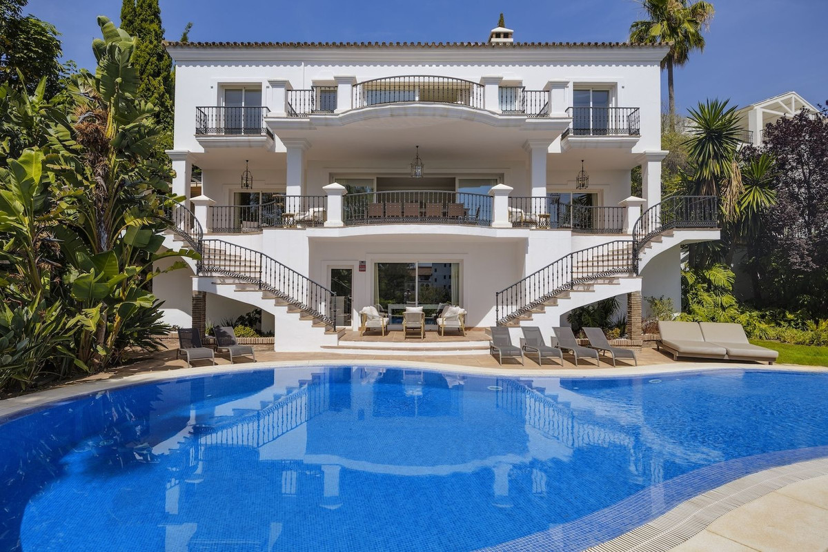 Se vende Villa - Chalet de 8 dormitorios en Costa Del Sol, Málaga, España