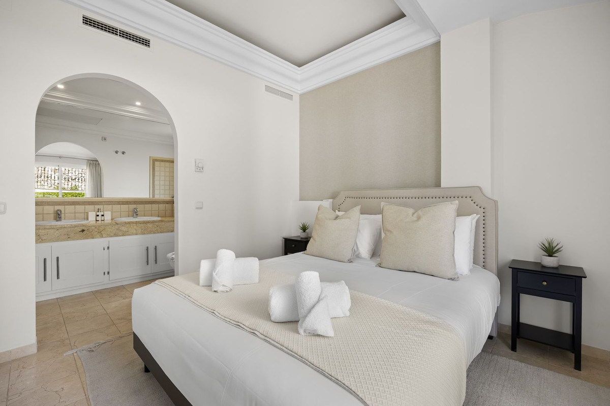 Se vende Villa - Chalet de 8 dormitorios en Costa Del Sol, Málaga, España