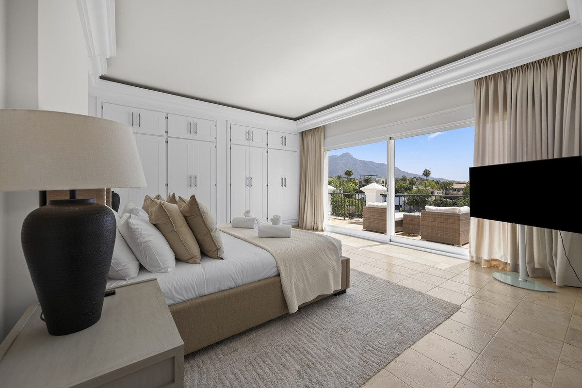 Se vende Villa - Chalet de 8 dormitorios en Costa Del Sol, Málaga, España