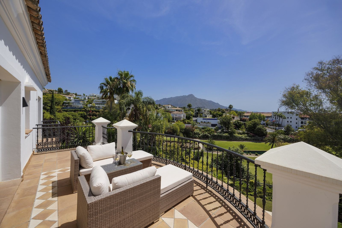 Se vende Villa - Chalet de 8 dormitorios en Costa Del Sol, Málaga, España