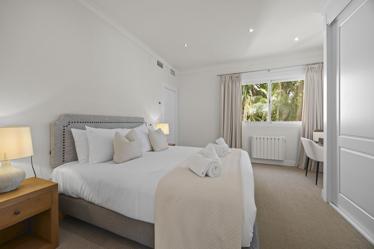 Se vende Villa - Chalet de 8 dormitorios en Costa Del Sol, Málaga, España
