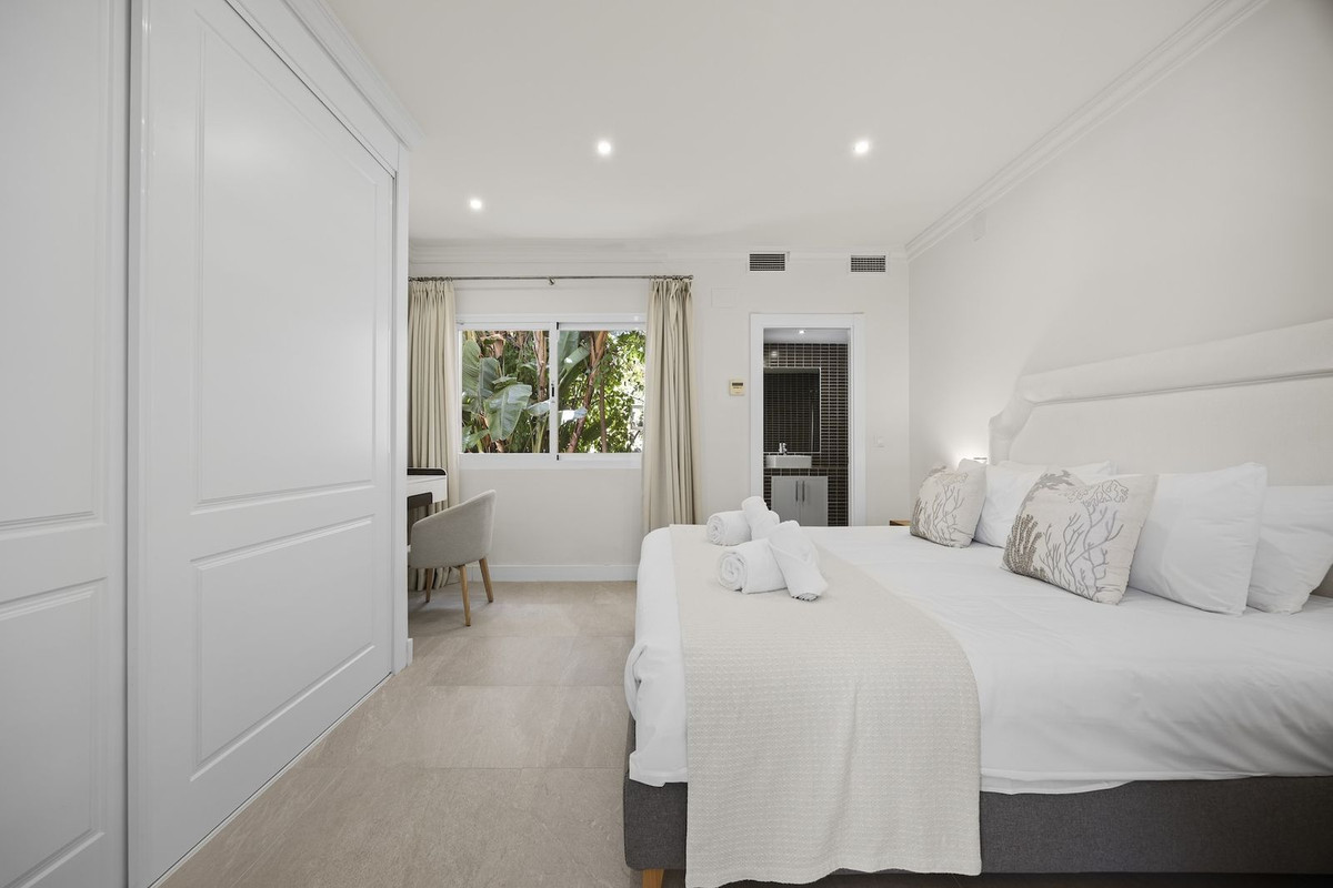 Se vende Villa - Chalet de 8 dormitorios en Costa Del Sol, Málaga, España