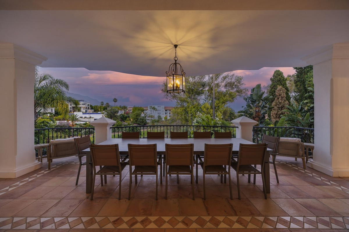 Se vende Villa - Chalet de 8 dormitorios en Costa Del Sol, Málaga, España