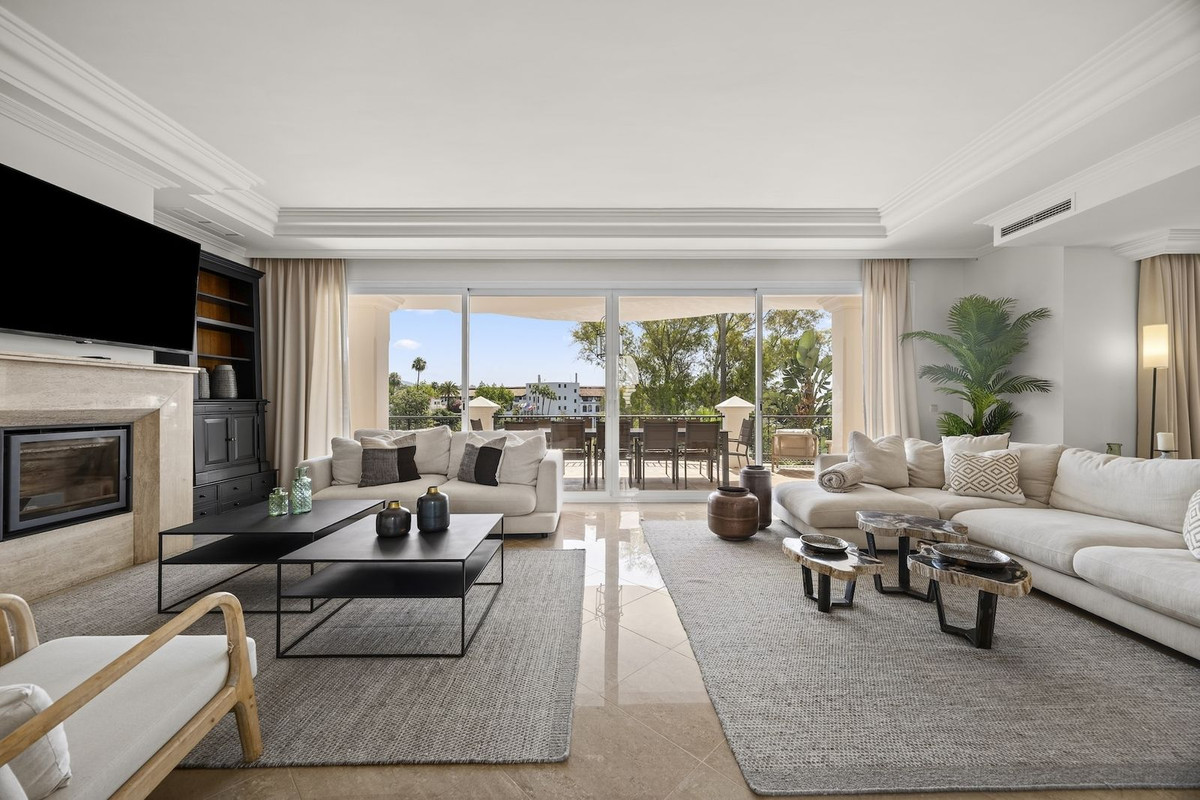 Se vende Villa - Chalet de 8 dormitorios en Costa Del Sol, Málaga, España