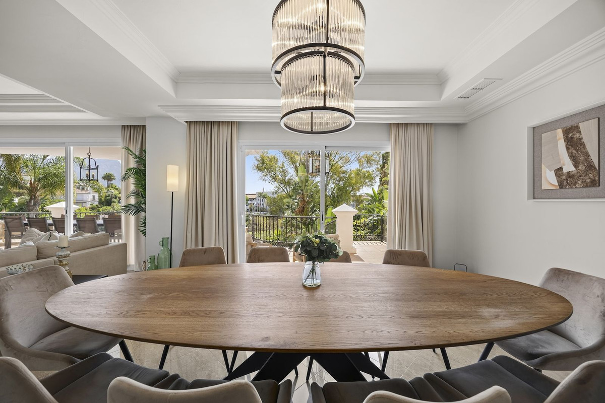 Se vende Villa - Chalet de 8 dormitorios en Costa Del Sol, Málaga, España