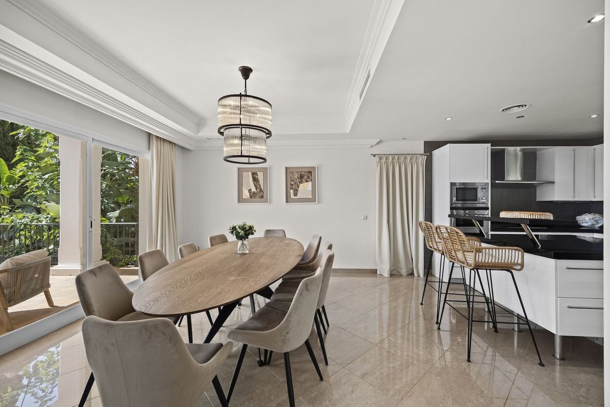 Se vende Villa - Chalet de 8 dormitorios en Costa Del Sol, Málaga, España