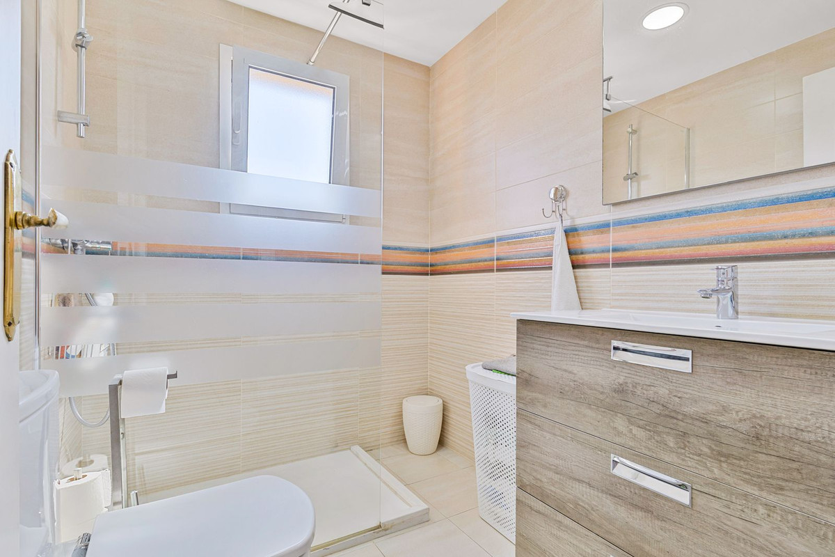 Se vende Pareada de 4 dormitorios en Costa Del Sol, Málaga, España