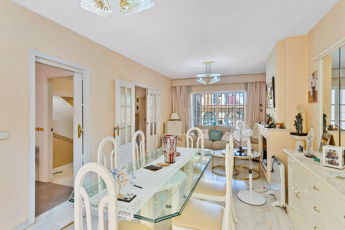 Se vende Pareada de 4 dormitorios en Costa Del Sol, Málaga, España