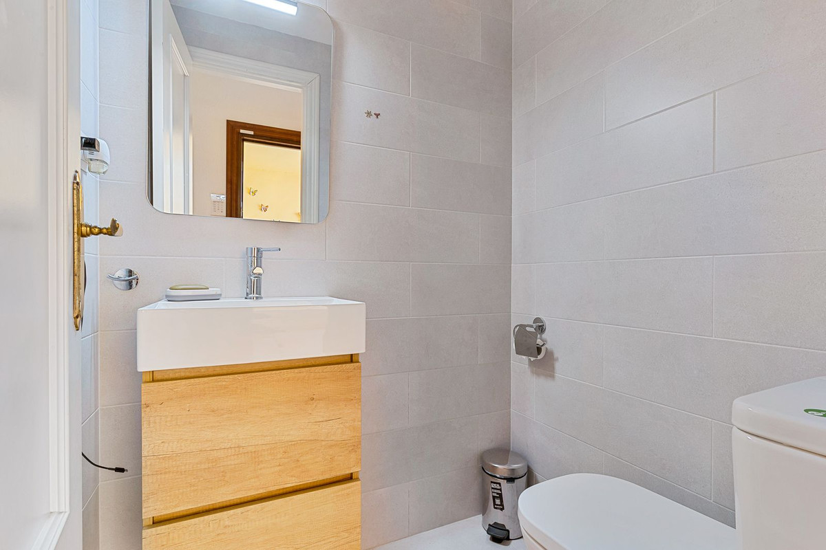 Se vende Pareada de 4 dormitorios en Costa Del Sol, Málaga, España