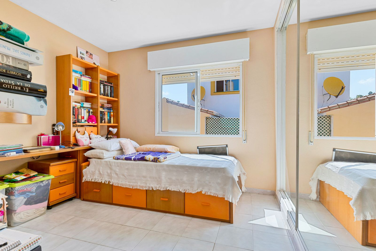 Se vende Pareada de 4 dormitorios en Costa Del Sol, Málaga, España