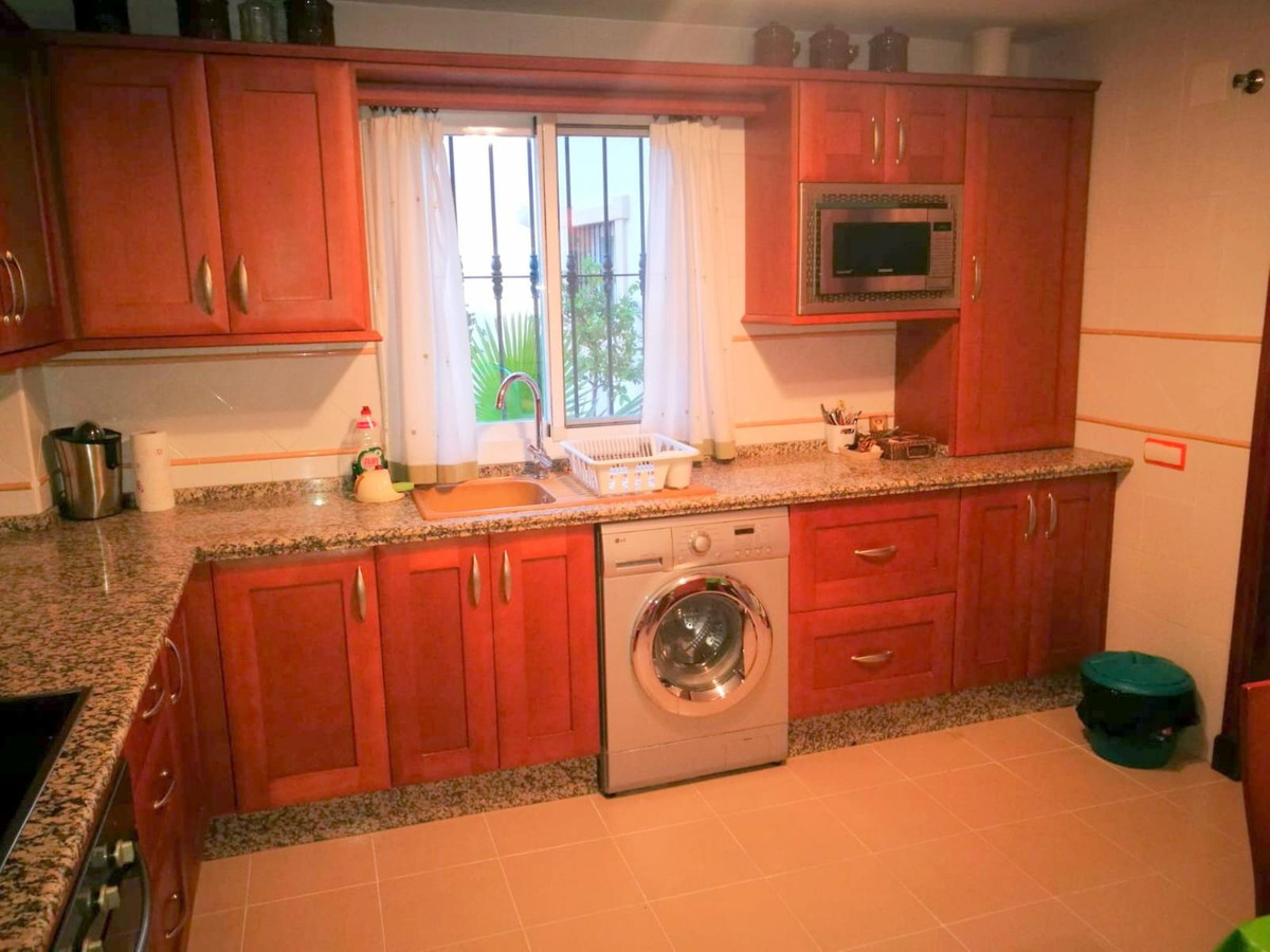 4 Bed Apartment for sale in Estacion De Cartama Costa Del Sol, Málaga, Spain