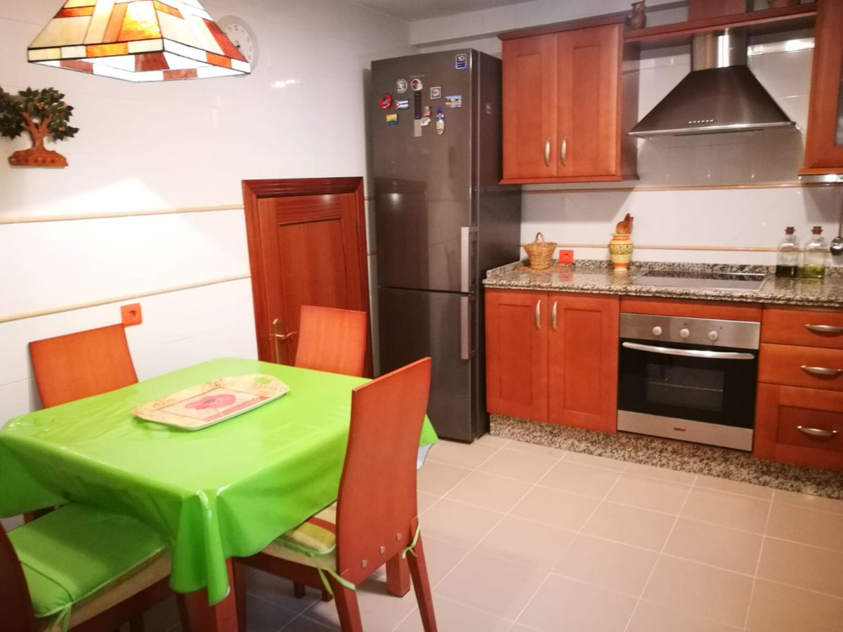 4 Bed Apartment for sale in Estacion De Cartama Costa Del Sol, Málaga, Spain