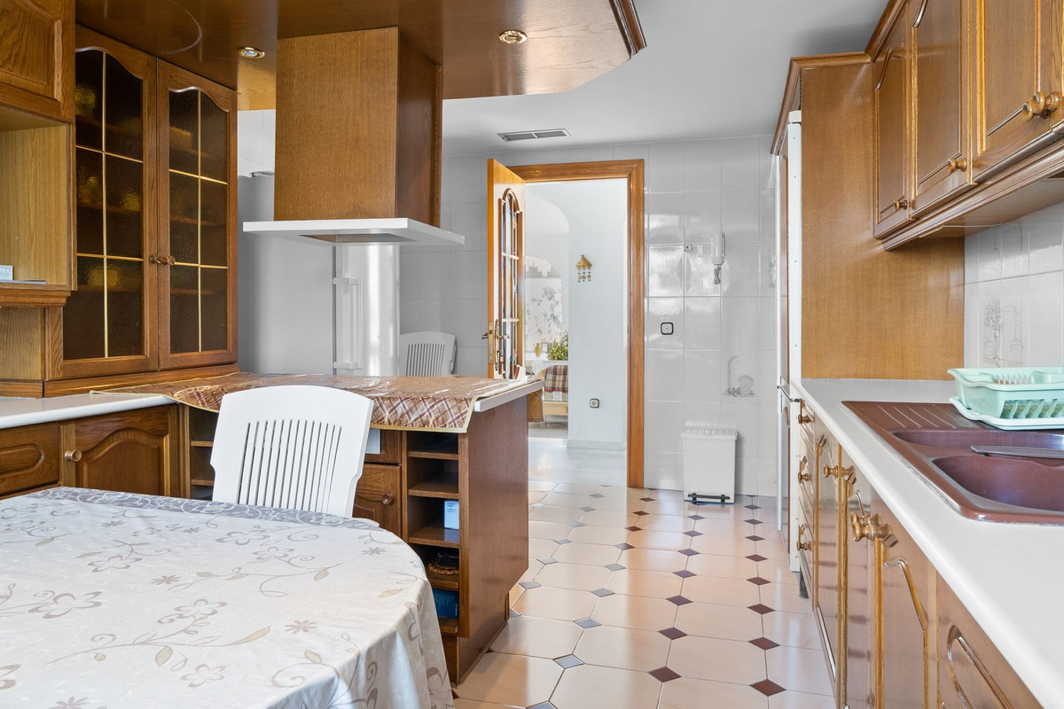 5 Bed Townhouse for sale in Torrequebrada Costa Del Sol, Málaga, Spain