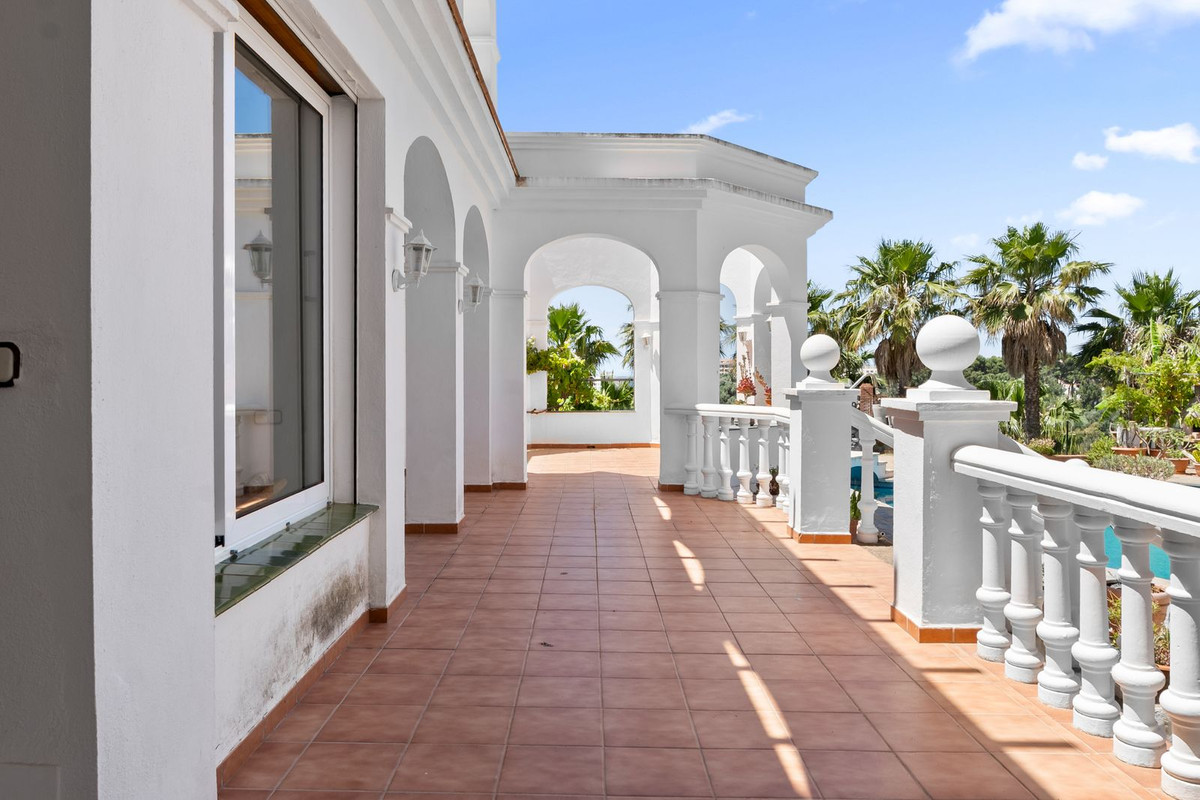 5 Bed Townhouse for sale in Torrequebrada Costa Del Sol, Málaga, Spain