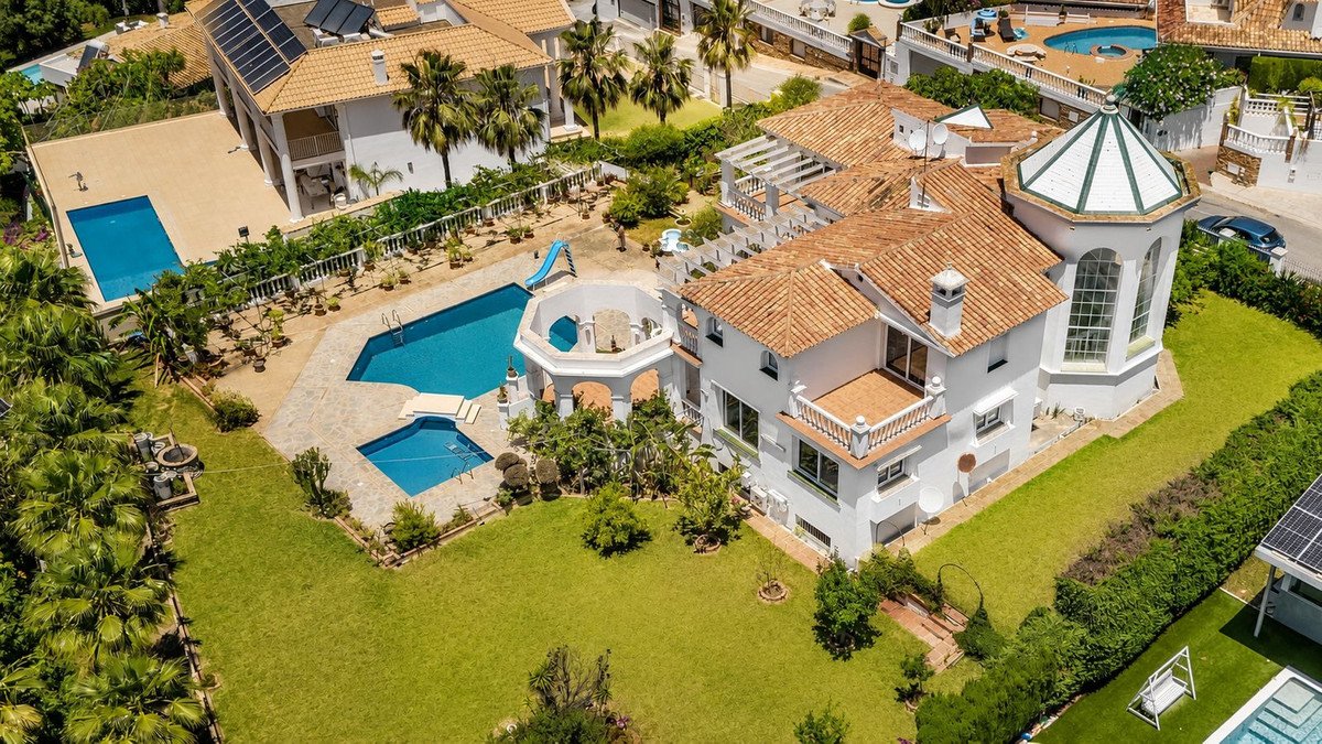 5 Bed Townhouse for sale in Torrequebrada Costa Del Sol, Málaga, Spain