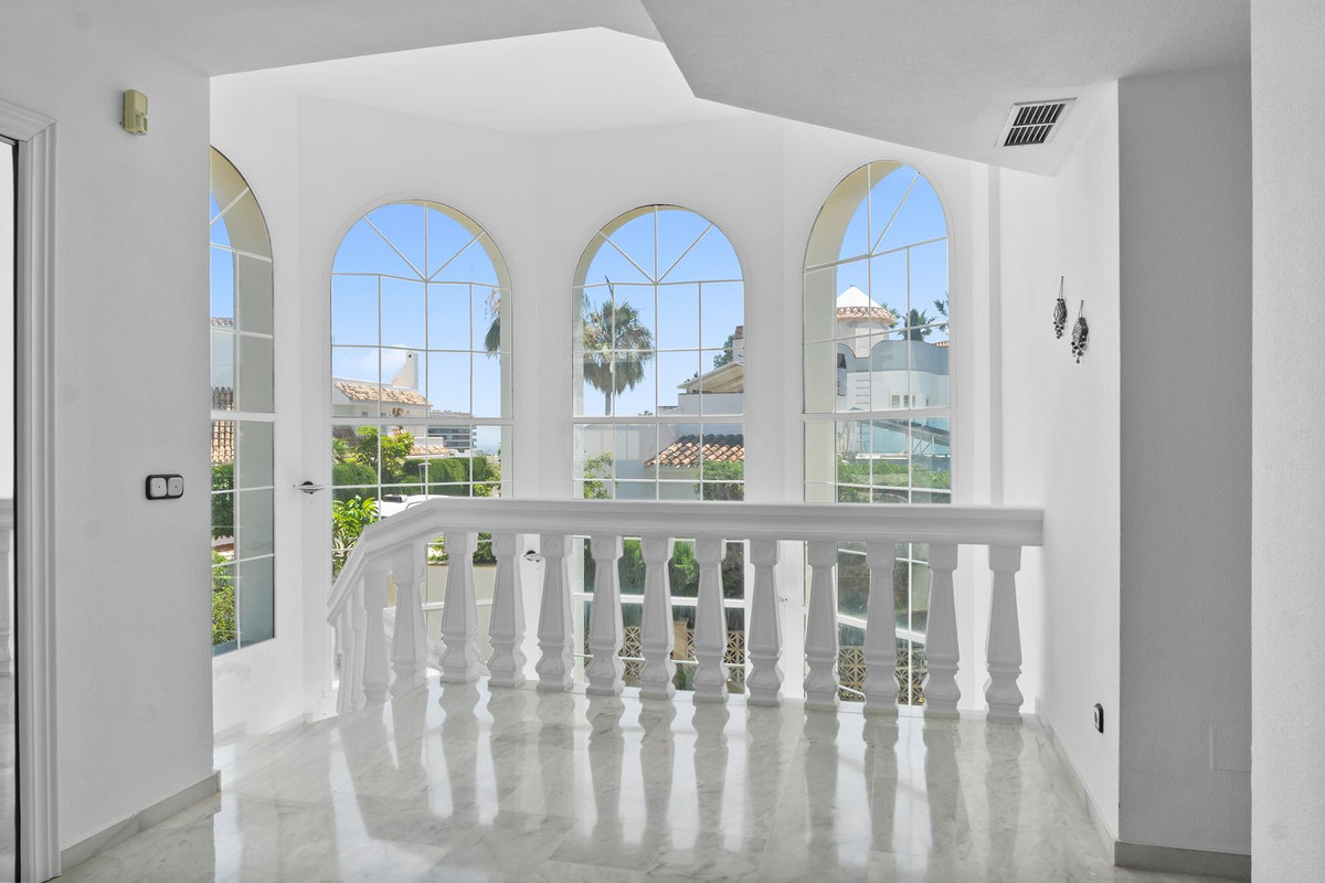5 Bed Townhouse for sale in Torrequebrada Costa Del Sol, Málaga, Spain