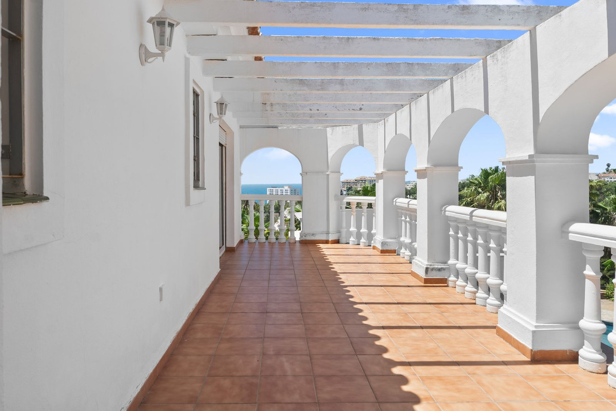 5 Bed Townhouse for sale in Torrequebrada Costa Del Sol, Málaga, Spain