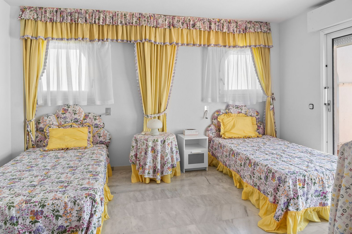 5 Bed Townhouse for sale in Torrequebrada Costa Del Sol, Málaga, Spain