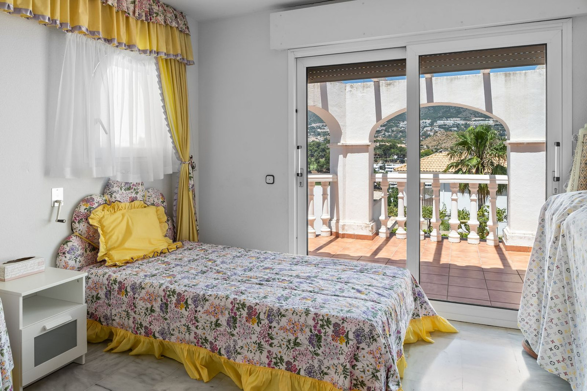 5 Bed Townhouse for sale in Torrequebrada Costa Del Sol, Málaga, Spain