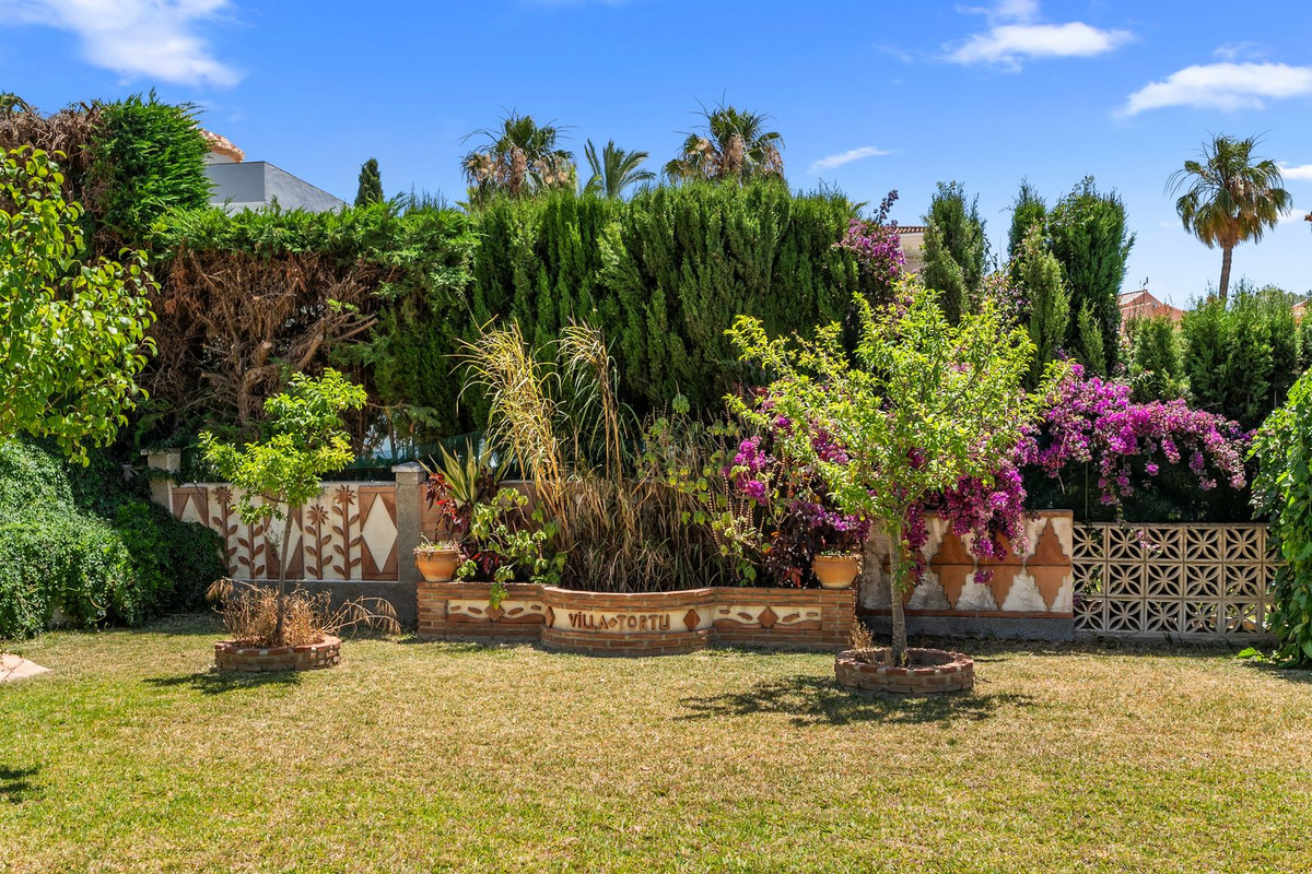5 Bed Townhouse for sale in Torrequebrada Costa Del Sol, Málaga, Spain