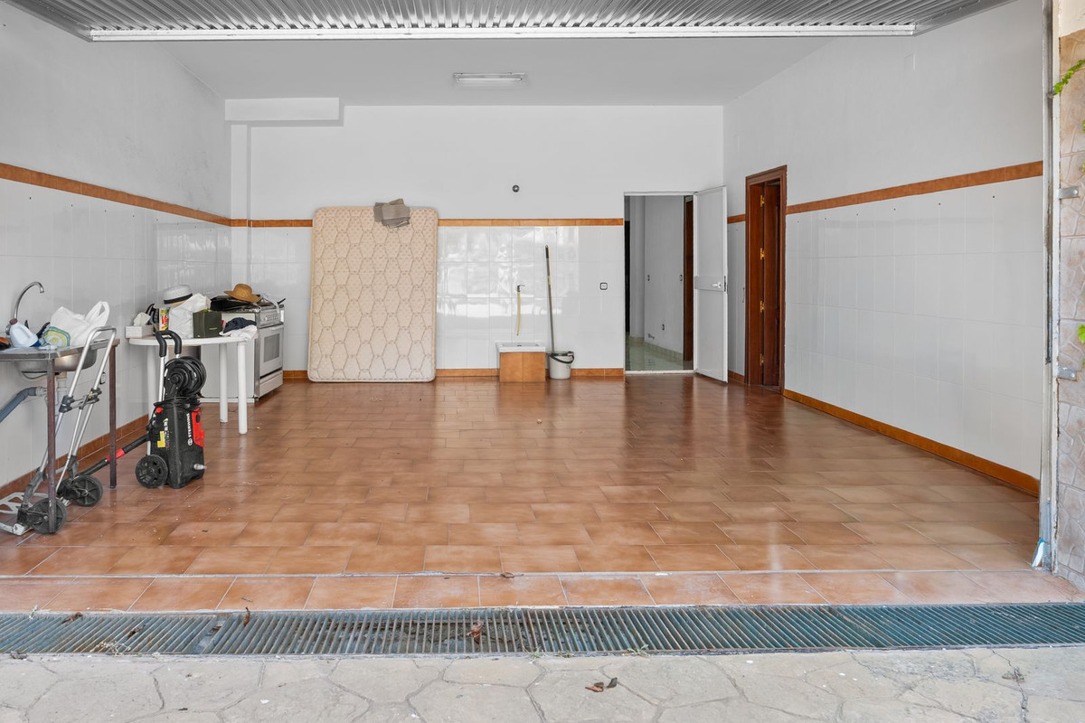 5 Bed Townhouse for sale in Torrequebrada Costa Del Sol, Málaga, Spain