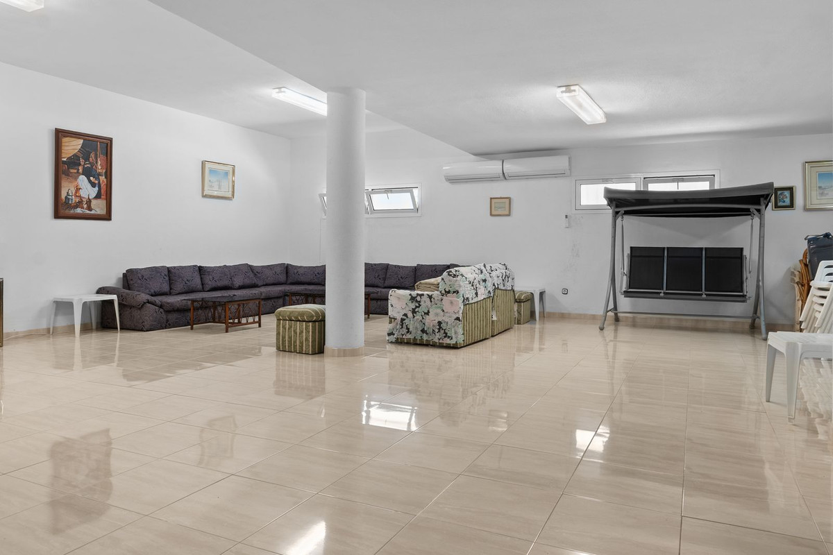 5 Bed Townhouse for sale in Torrequebrada Costa Del Sol, Málaga, Spain