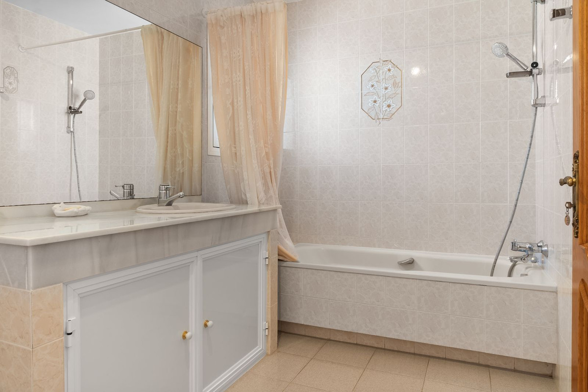 5 Bed Townhouse for sale in Torrequebrada Costa Del Sol, Málaga, Spain