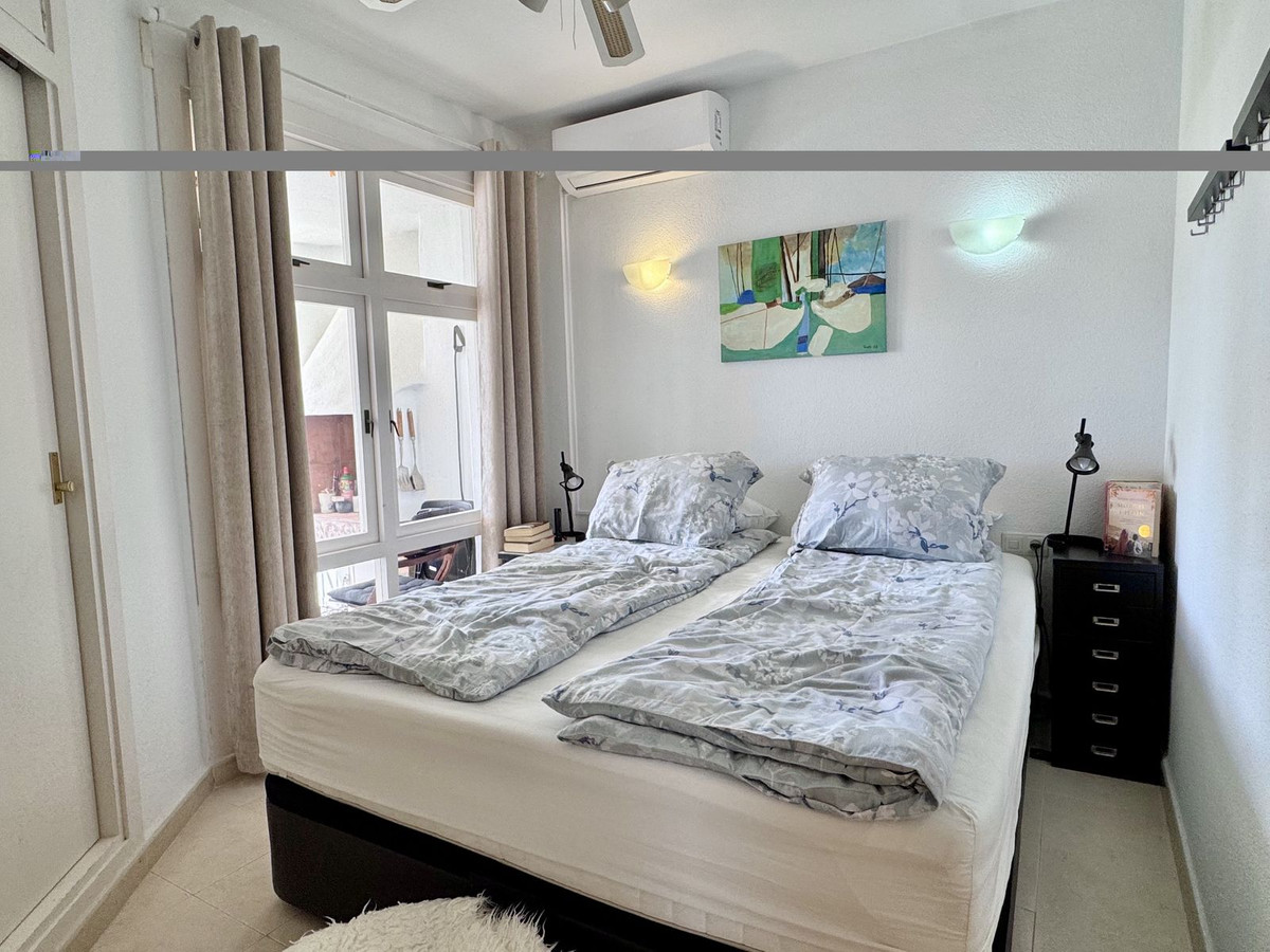 2 Bed Apartment for sale in Calahonda Costa Del Sol, Málaga, Spain