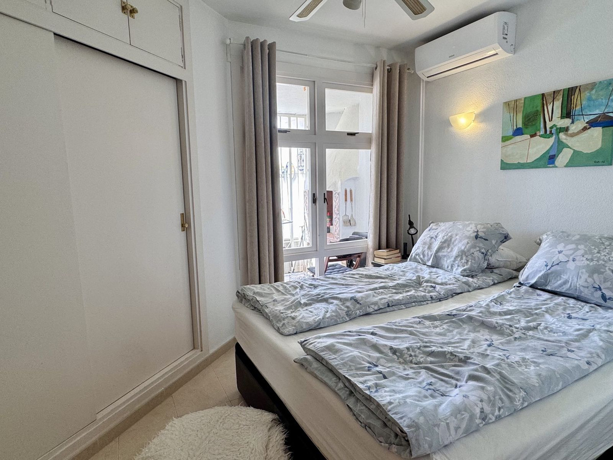 2 Bed Apartment for sale in Calahonda Costa Del Sol, Málaga, Spain