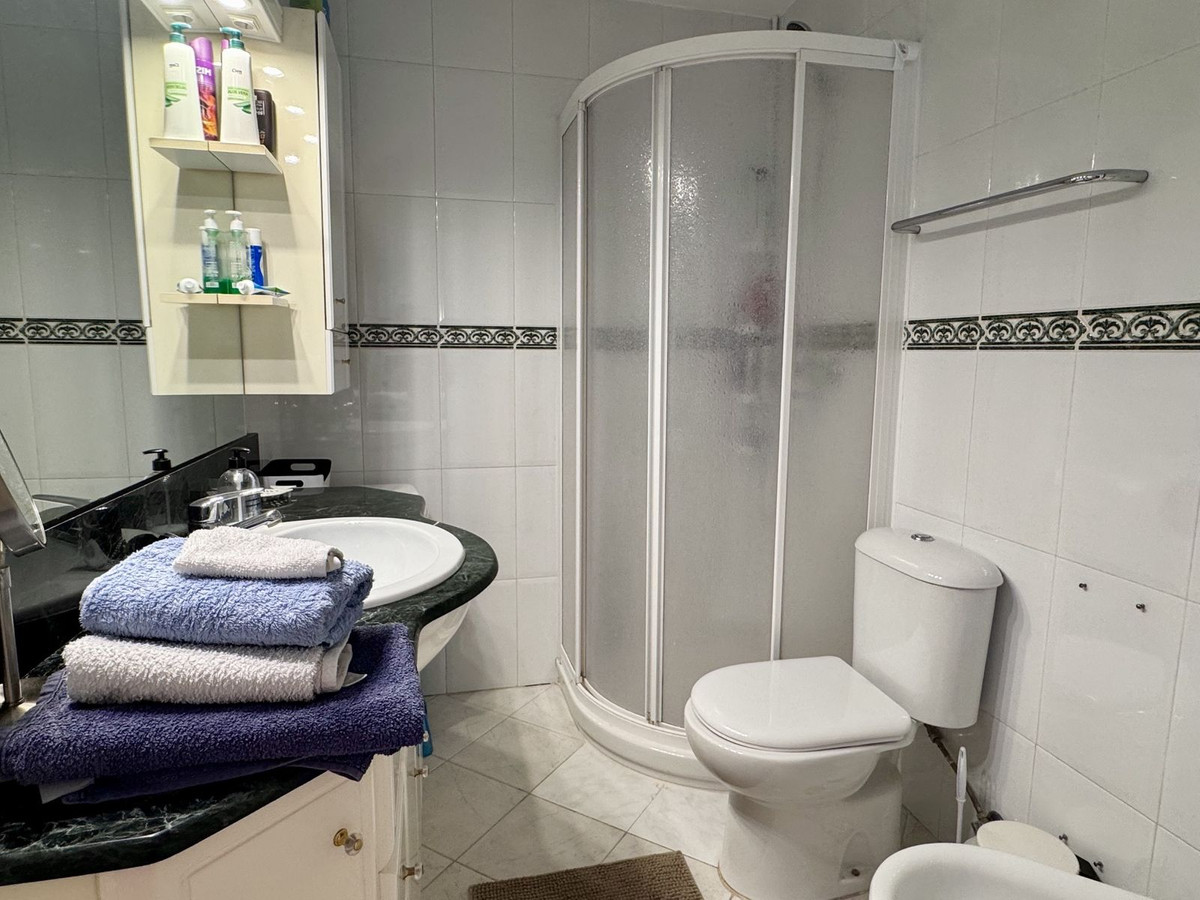 2 Bed Apartment for sale in Calahonda Costa Del Sol, Málaga, Spain