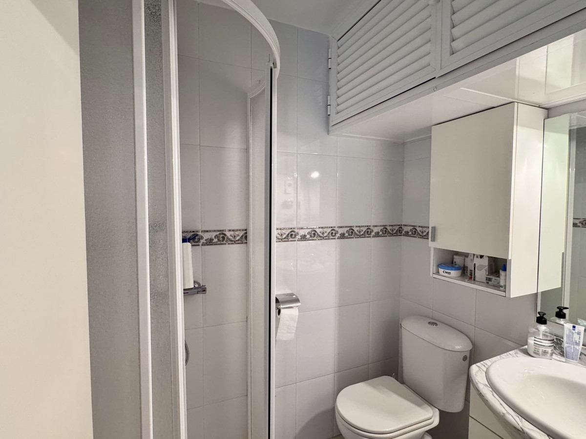 2 Bed Apartment for sale in Calahonda Costa Del Sol, Málaga, Spain