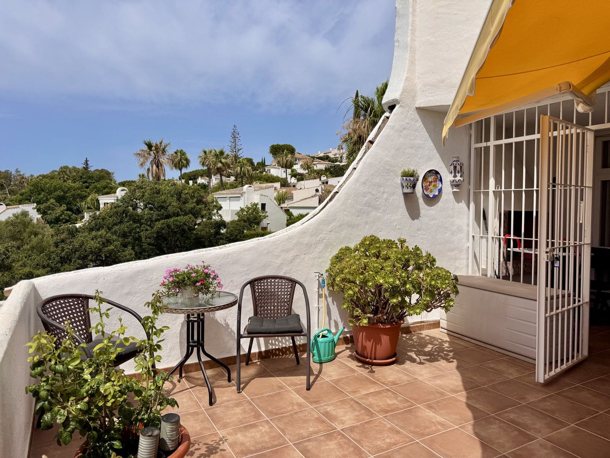 2 Bed Apartment for sale in Calahonda Costa Del Sol, Málaga, Spain