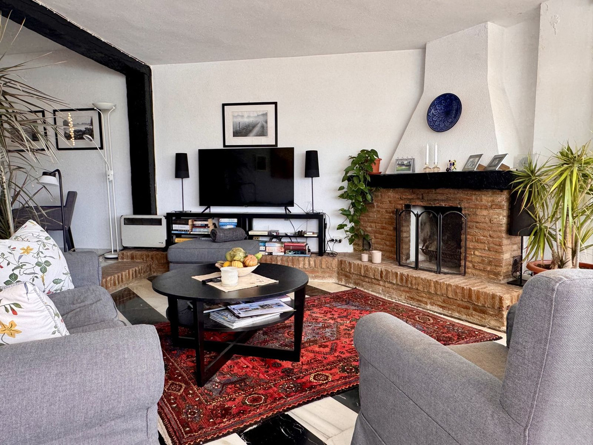 2 Bed Apartment for sale in Calahonda Costa Del Sol, Málaga, Spain