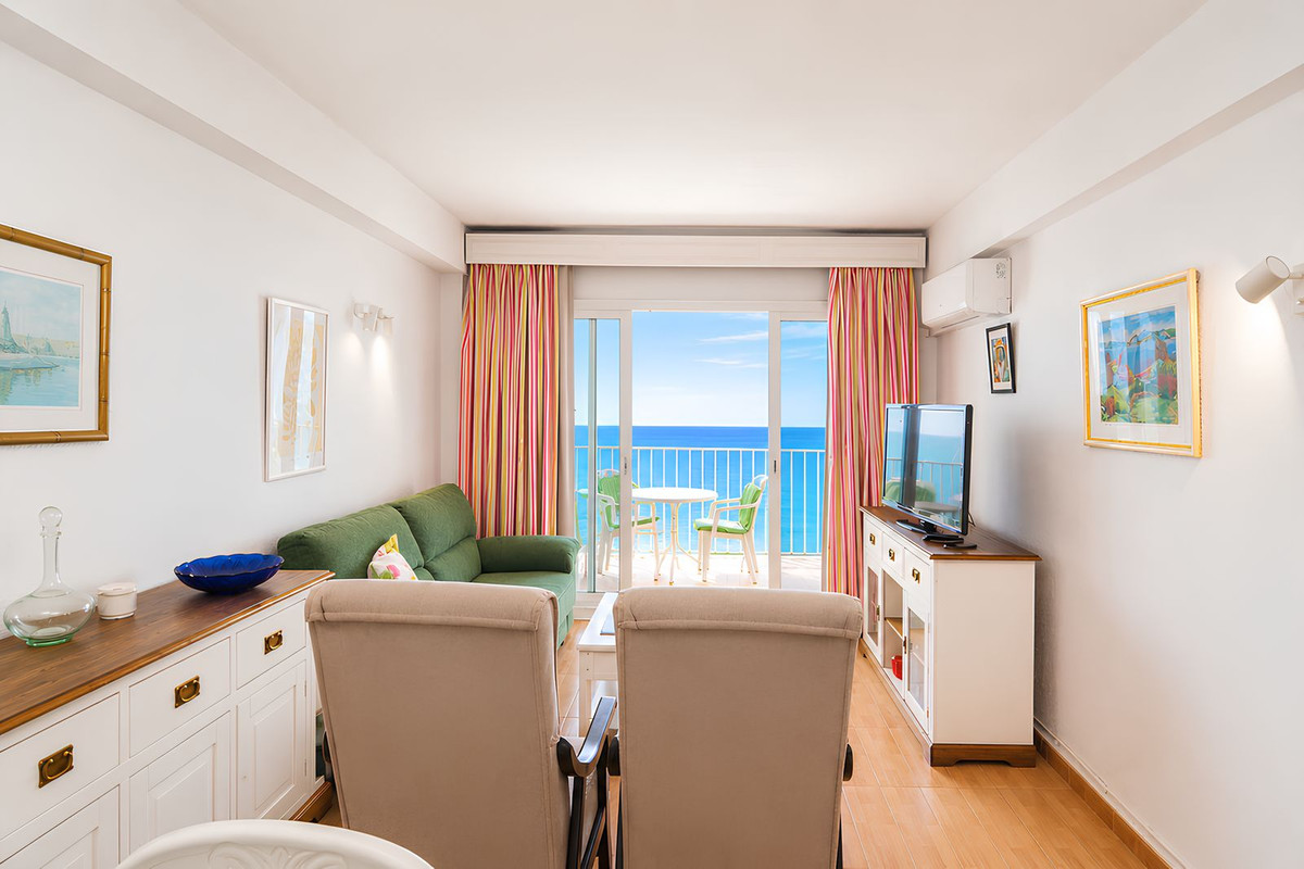 2 Bed Apartment for sale in Fuengirola Costa Del Sol, Málaga, Spain